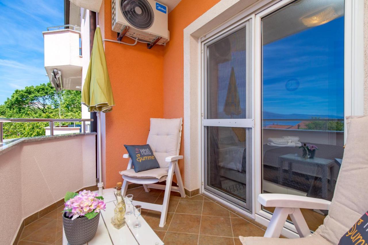 Nastanitev v družini My Way Room, Parking, Sea View, Terrace Rijeka